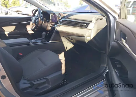 2025 Toyota Camry Le z USA, uszkodzony, nr VIN 4T1DAACK5SU604801